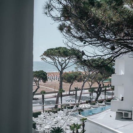 Hotel Luna Centrale Lignano Sabbiadoro Exteriér fotografie