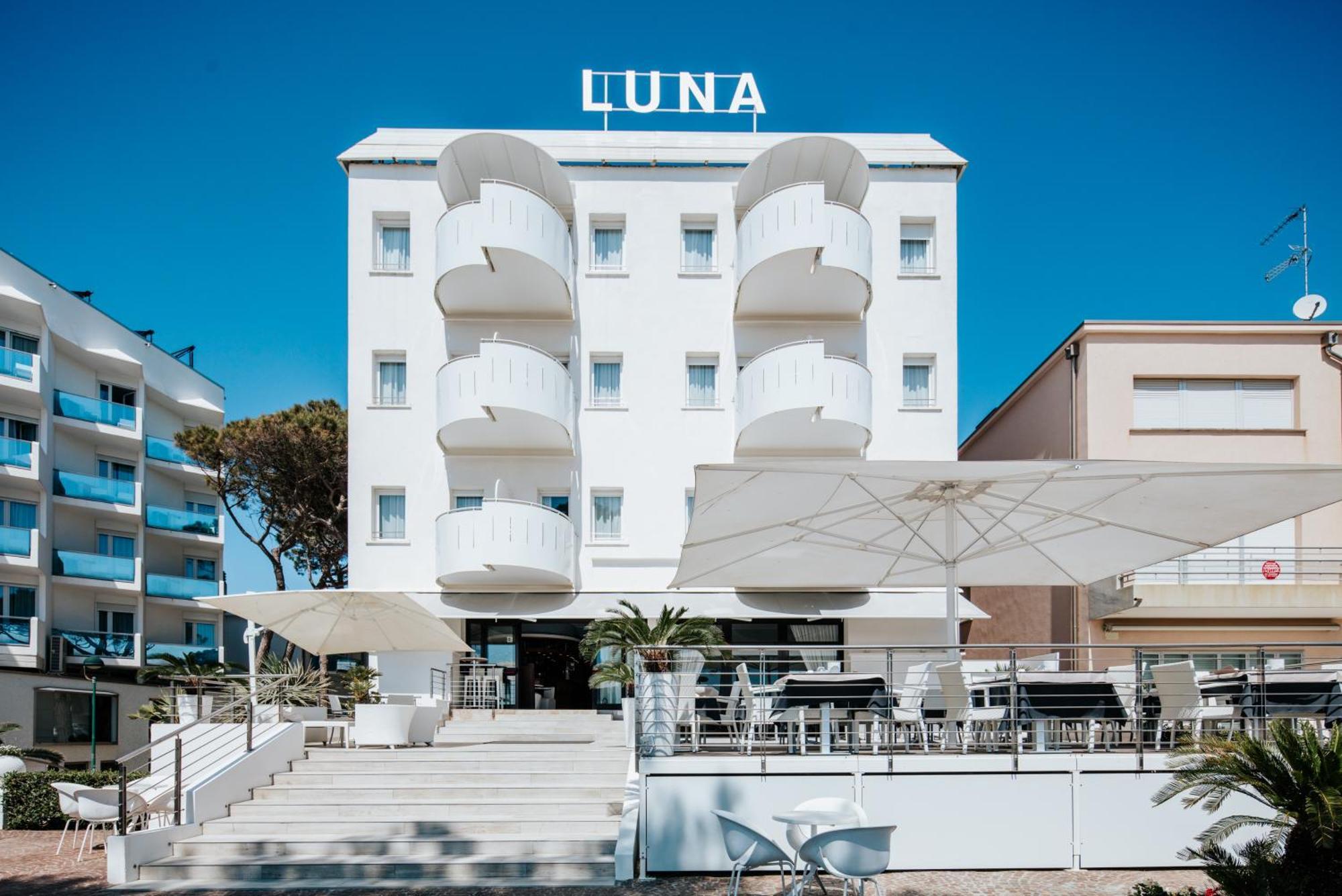 Hotel Luna Centrale Lignano Sabbiadoro Exteriér fotografie