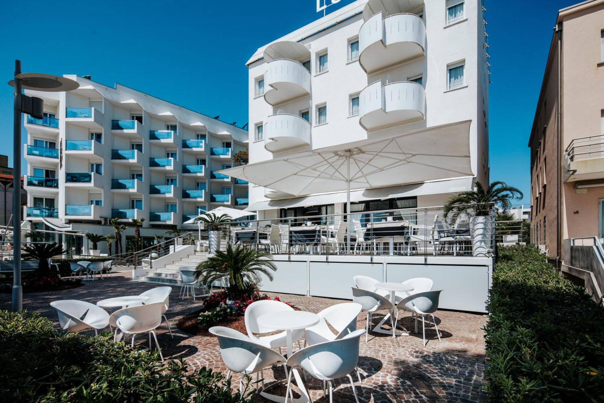Hotel Luna Centrale Lignano Sabbiadoro Exteriér fotografie